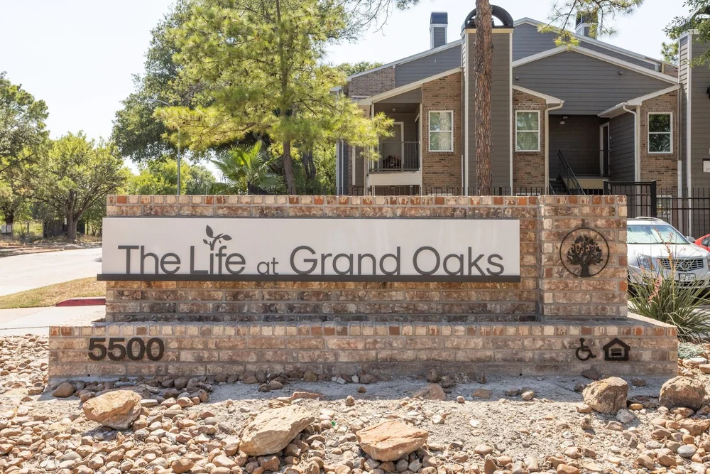 Grand Oaks Apartments